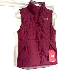 NWT The North Face sherpa lined puffer vest